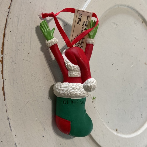 Christmas Vintage Kermit Ornament - Picture 3 of 4